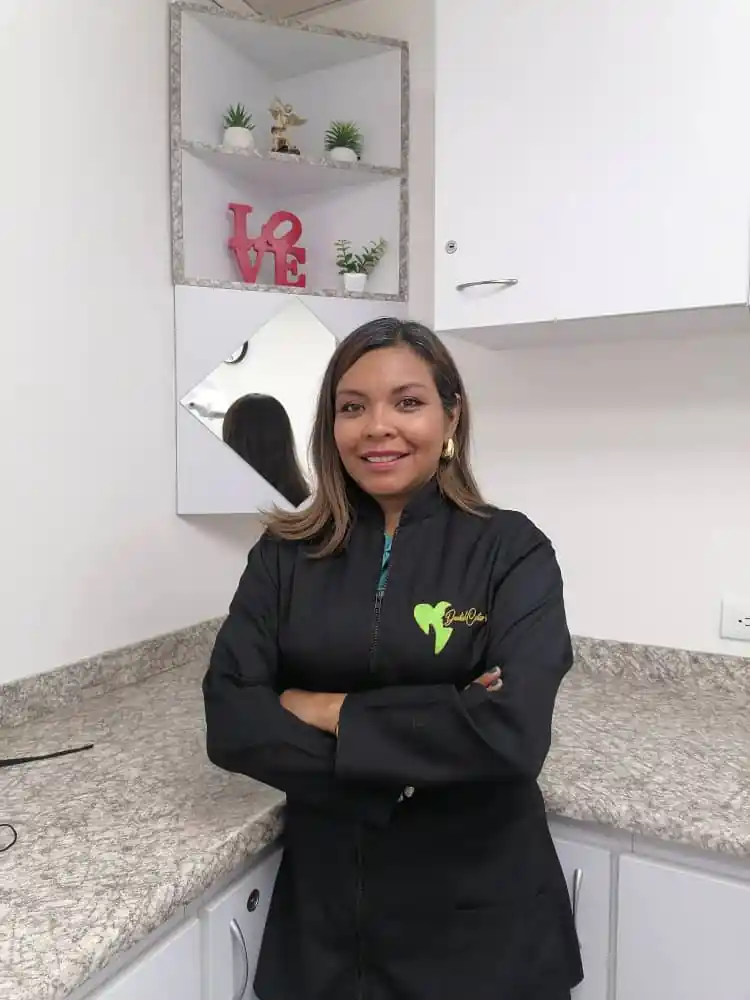 Tibisay Gudiño Aray | Odontólogo Especialista en Estética Dental